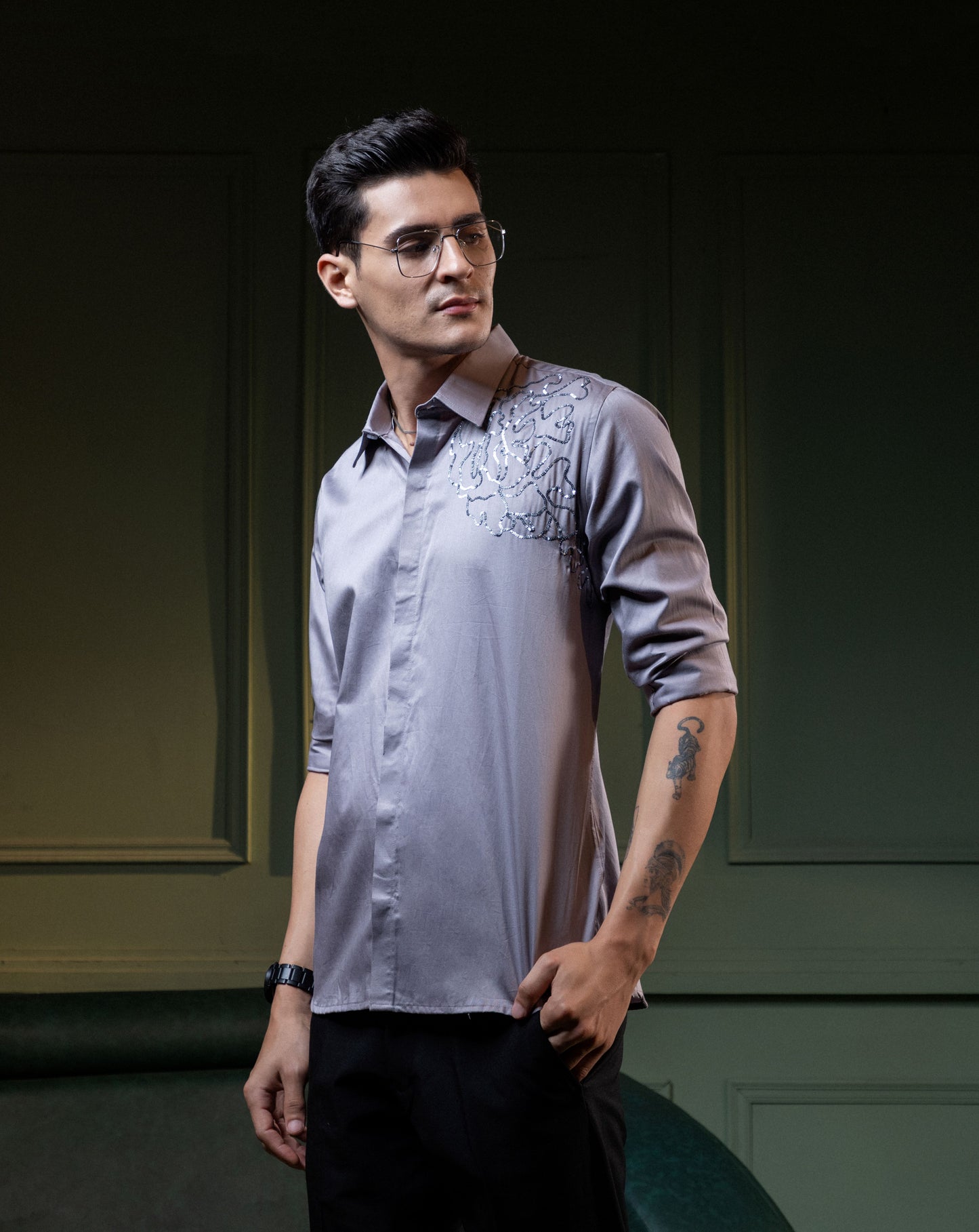 "GRAY WEB" EMBROIDERED ON A SHIRT