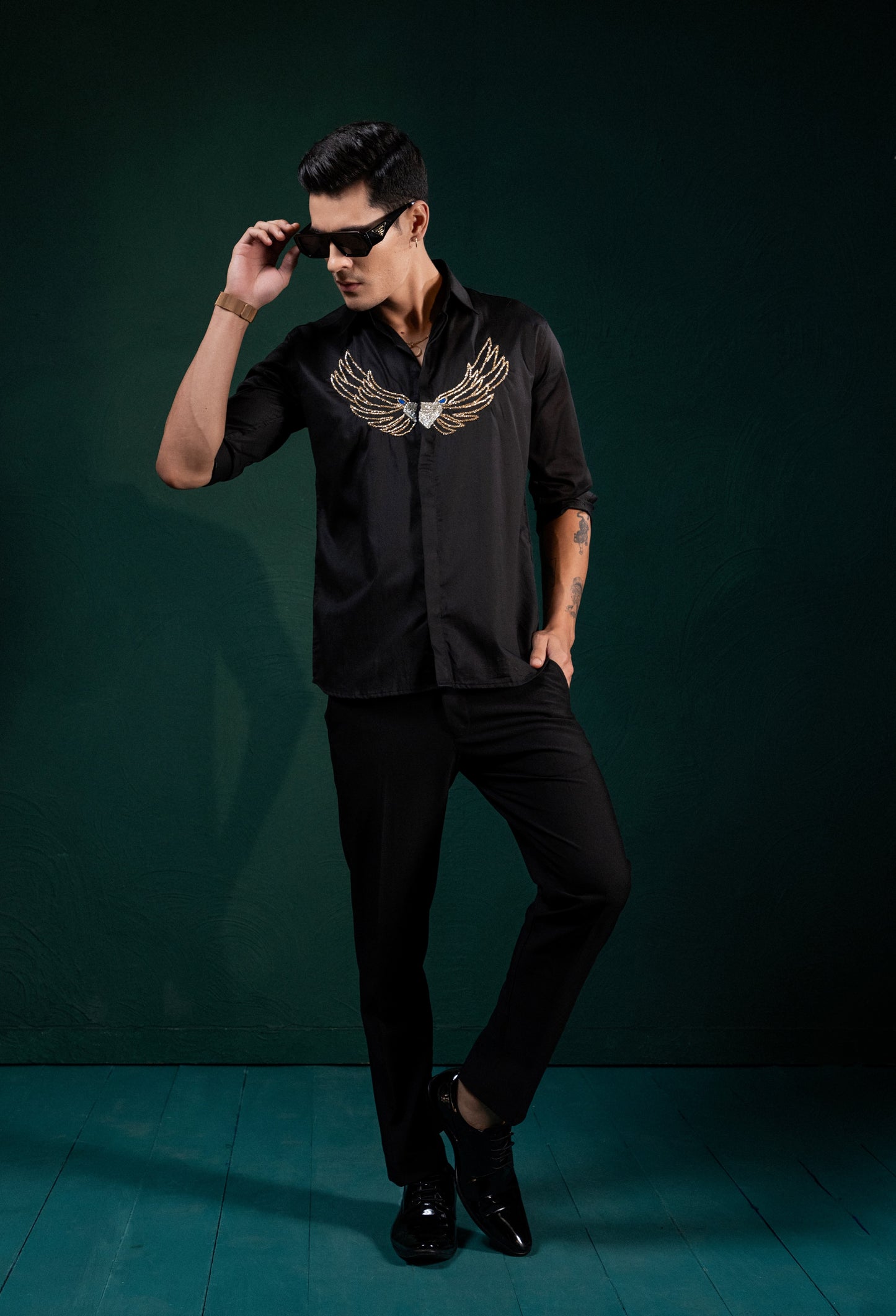 "DIAMOND BIRD" EMBROIDERED ON A SHIRT