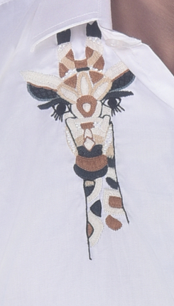 GIRAFFE EMBROIDERED IN WHITE