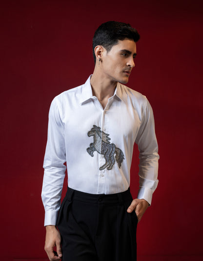 HORSE EMBROIDERED ON A WHITE SHIRT
